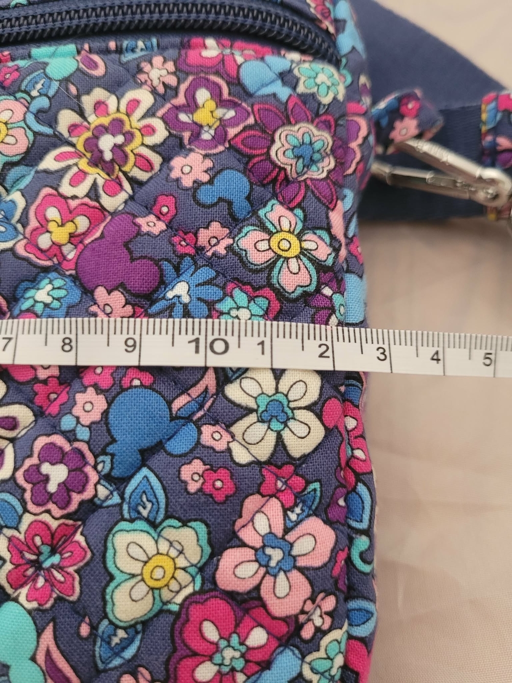 Disney Vera Bradley cross body/ belt bag. - Picture 4 of 12
